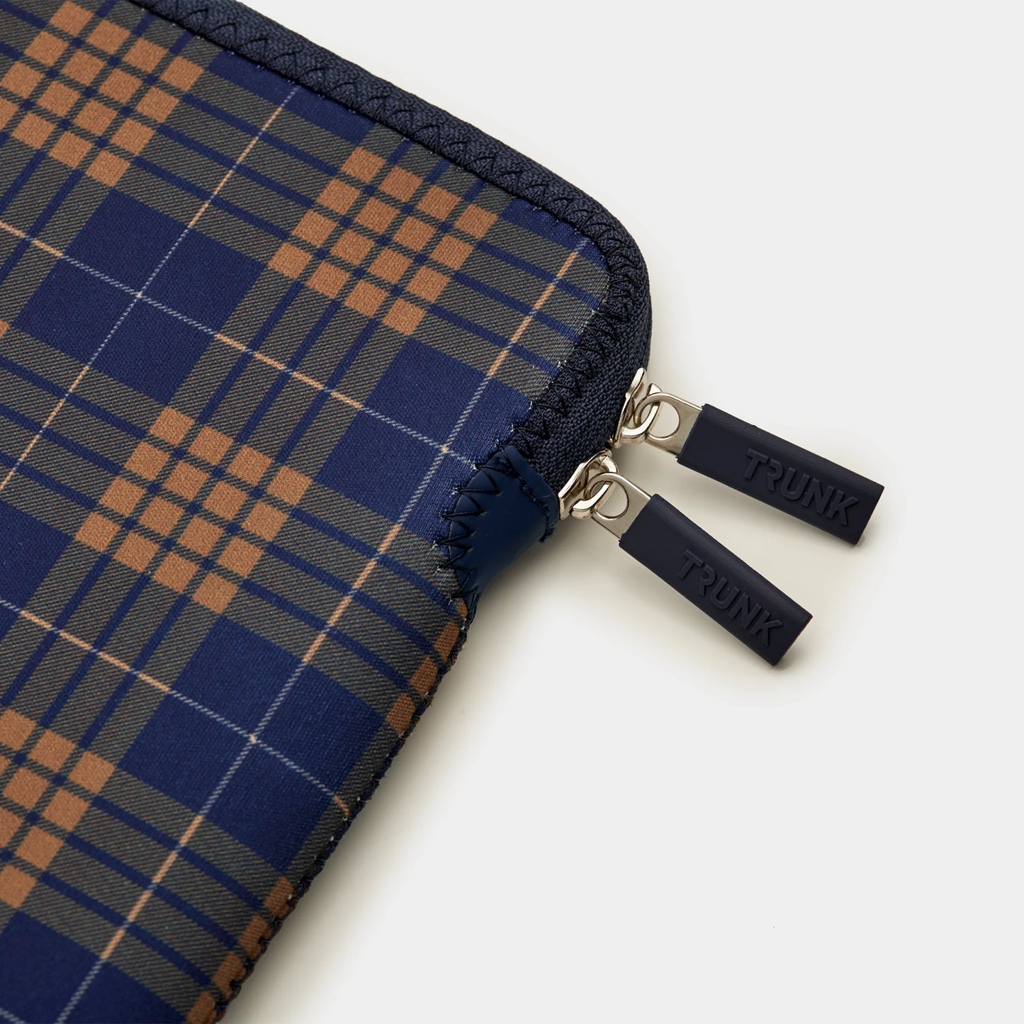 Trunk Housse en néoprène pour MacBook 13 pouces - Navy Tartan