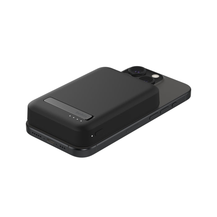 Belkin BoostCharge | Batterie externe sans fil magnétique 8K avec Qi2 + support - Noir