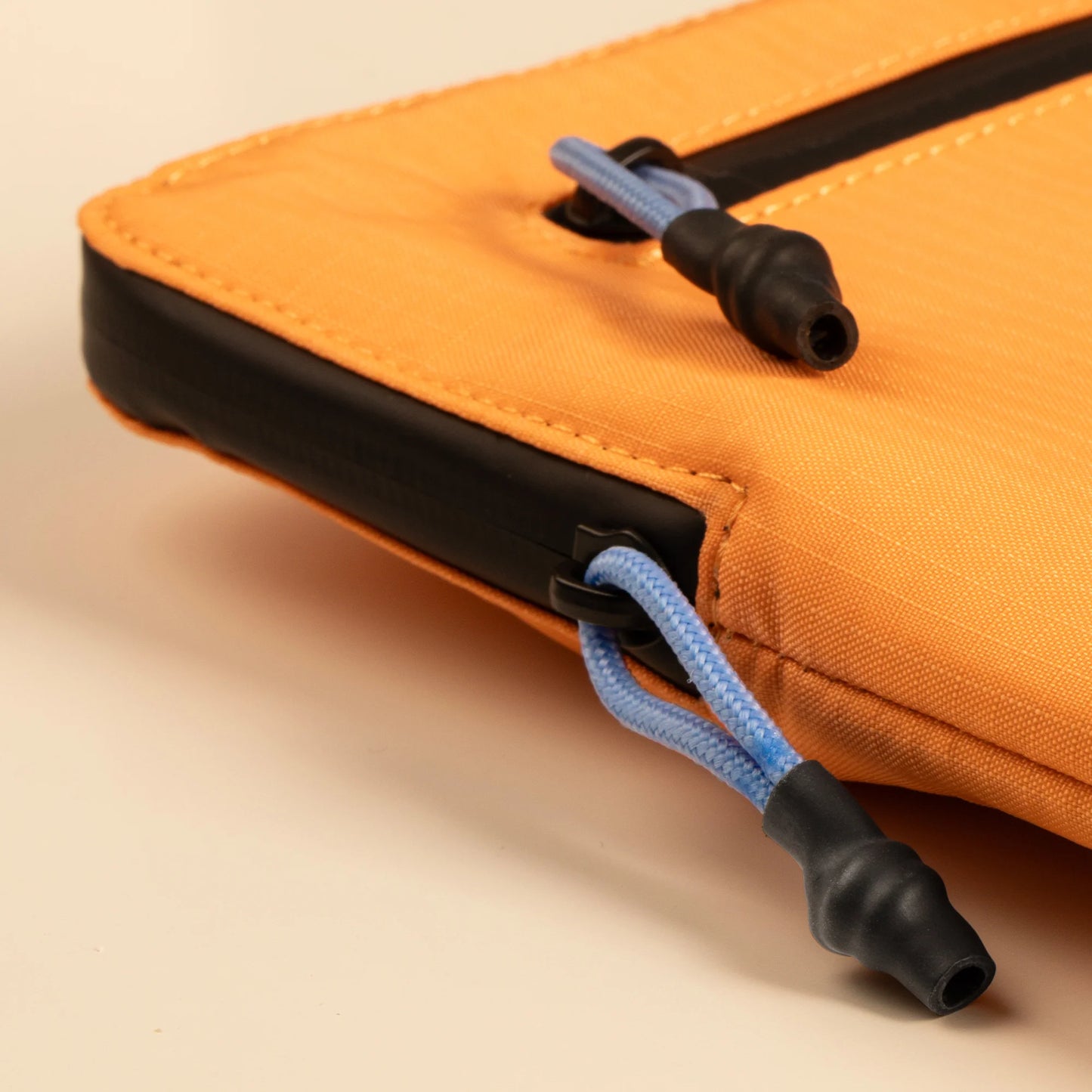 Native Union Ultralight sleeve pour MacBook 13 pouces - Apricot