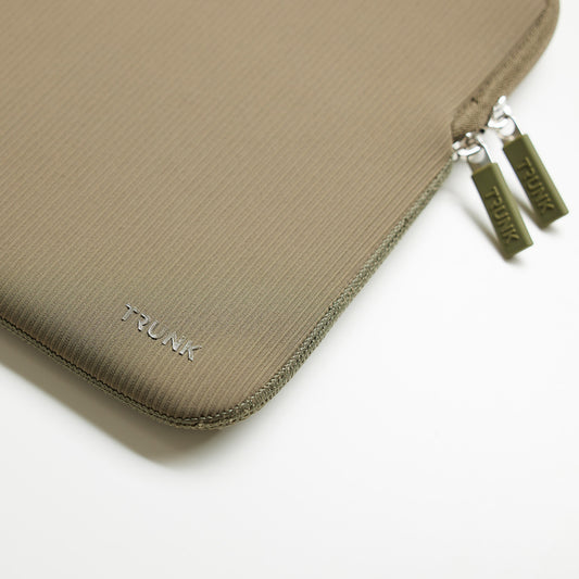 Trunk Ribbed Velvet Sleeve voor MacBook 13-inch - Groen